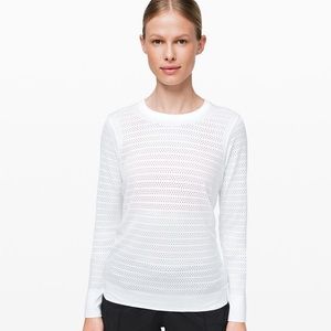 LULULEMON BREEZE BY LONG SLEEVE••